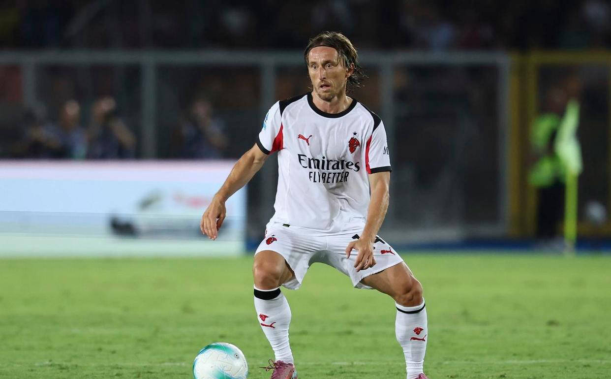 华体会官网-巴萨险胜曼城，莫德里奇补时绝平意甲  第1张