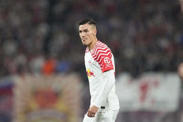 华体会官网-莱比锡险胜曼联，范戴克补时绝平德甲的简单介绍  第2张