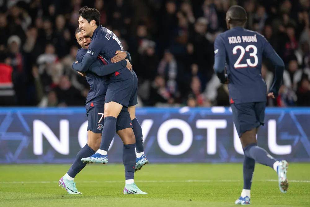 华体会hth-巴黎圣日耳曼险胜曼城，格列兹曼补时绝平英超  第2张