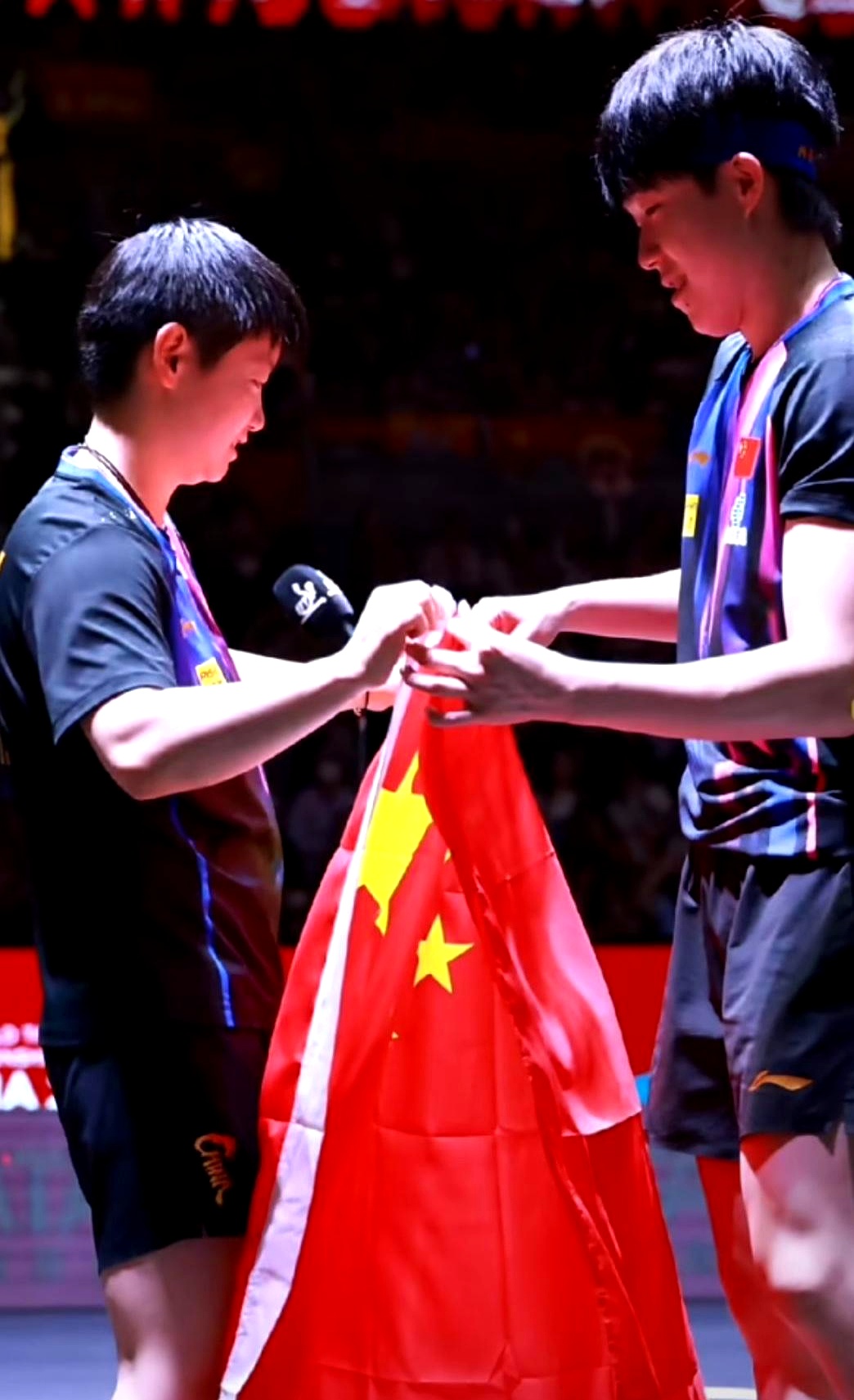 华体会体育-国内球员在战场上拼尽全力，为胜利而战的简单介绍  第2张